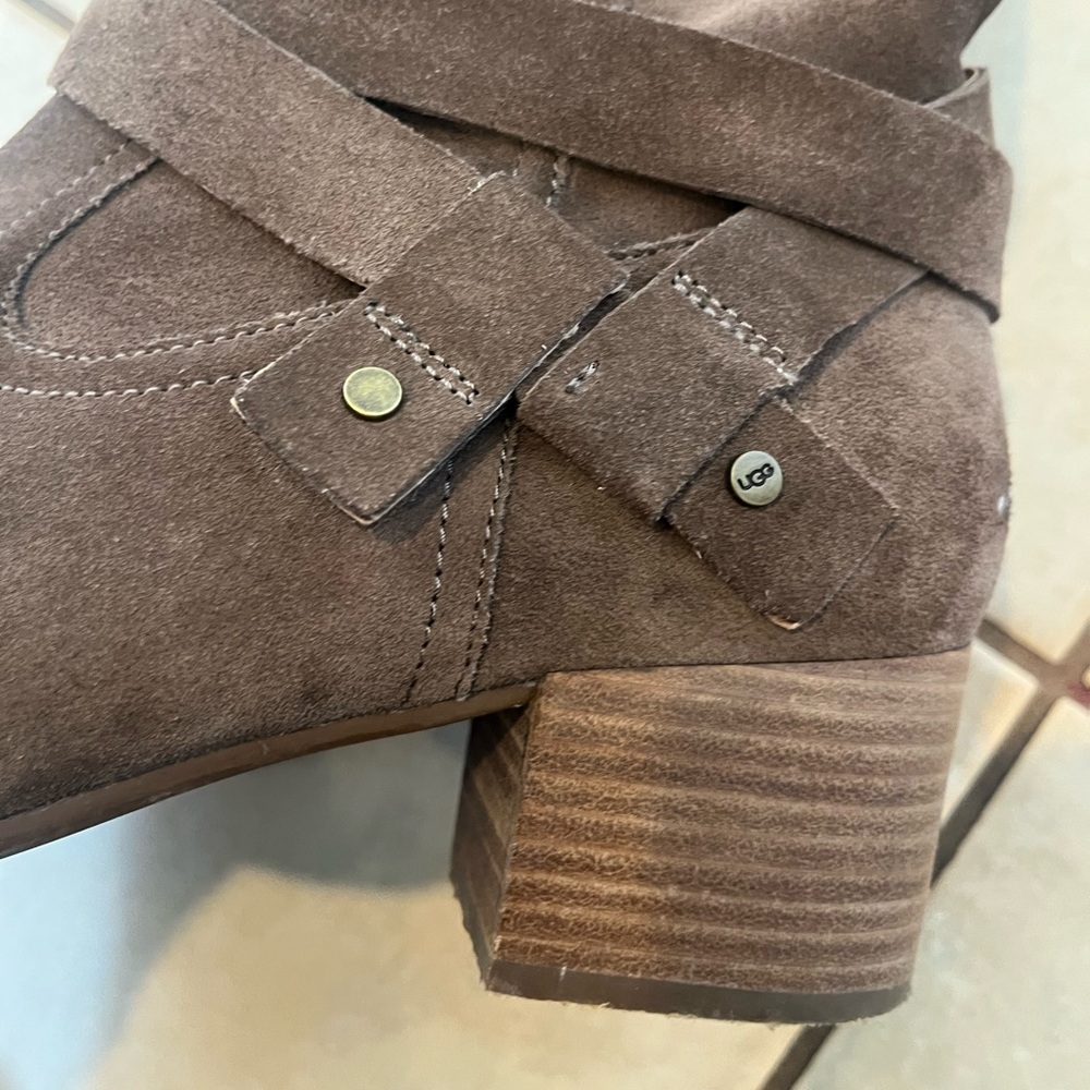 UGG Australia Women’s Brown Suede Harness 1098311 Ankle/Knee Boots 10 - Picture 5 of 8